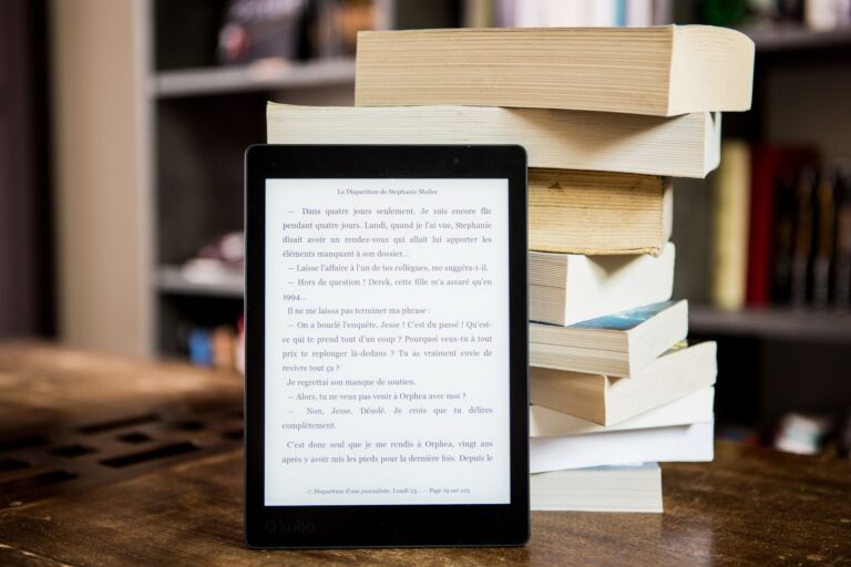 Literary Fiction Versus Commercial Fiction: Comparing Complexity, Pacing, and Reader Satisfaction