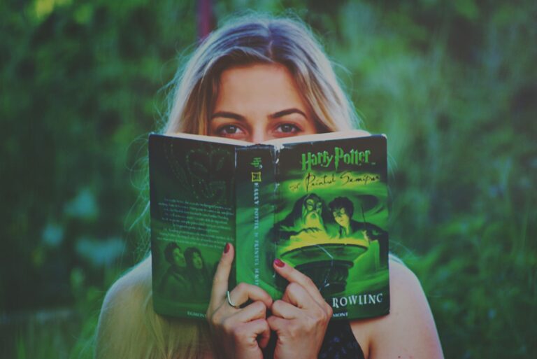 How J.K. Rowling Crafted the Magic of "Harry Potter" (and What We Can Learn) - bookmoodmatch