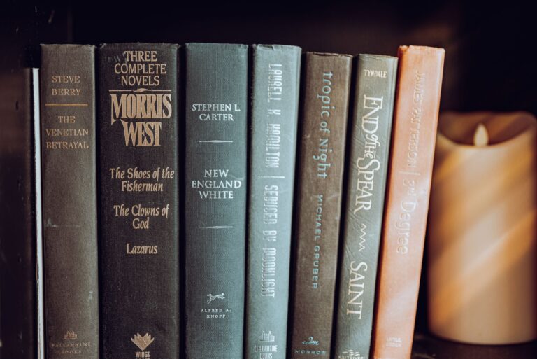 The Two-Act Structure Behind Stephen King's Most Terrifying Novels - bookmoodmatch